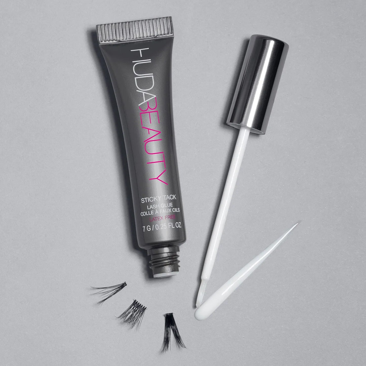 HUDA BEAUTY Sticky Tack Lash Glue